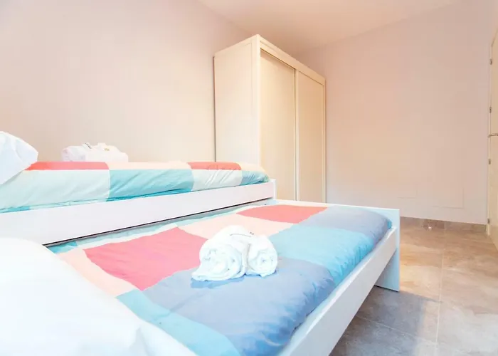 Modern In For Largue Groups * Sevilla