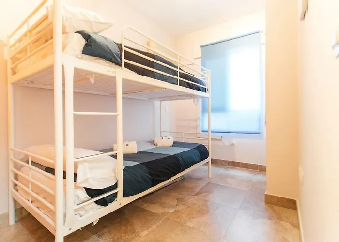 Modern In For Largue Groups Lejlighed Sevilla