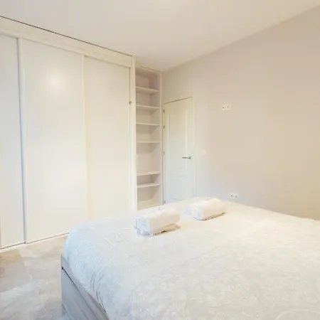 Wide And Diaphanous- 3bd 2bth- Alcazar Sevilla