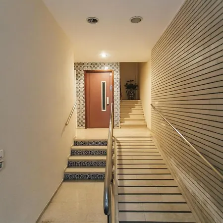 Wide And Diaphanous- 3bd 2bth- Alcazar Appartement