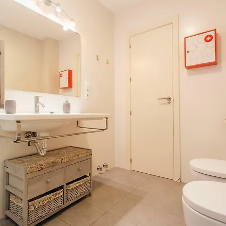 Wide And Diaphanous- 3bd 2bth- Alcazar Appartement *