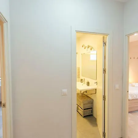 Wide And Diaphanous- 3bd 2bth- Alcazar Appartement *