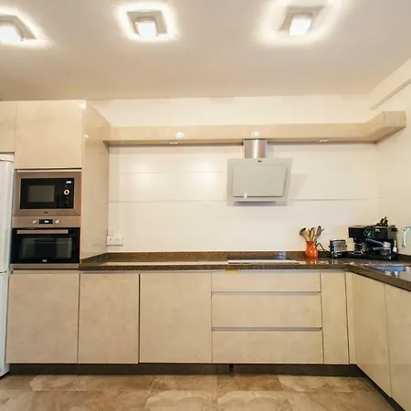 Appartement Wide And Diaphanous- 3bd 2bth- Alcazar